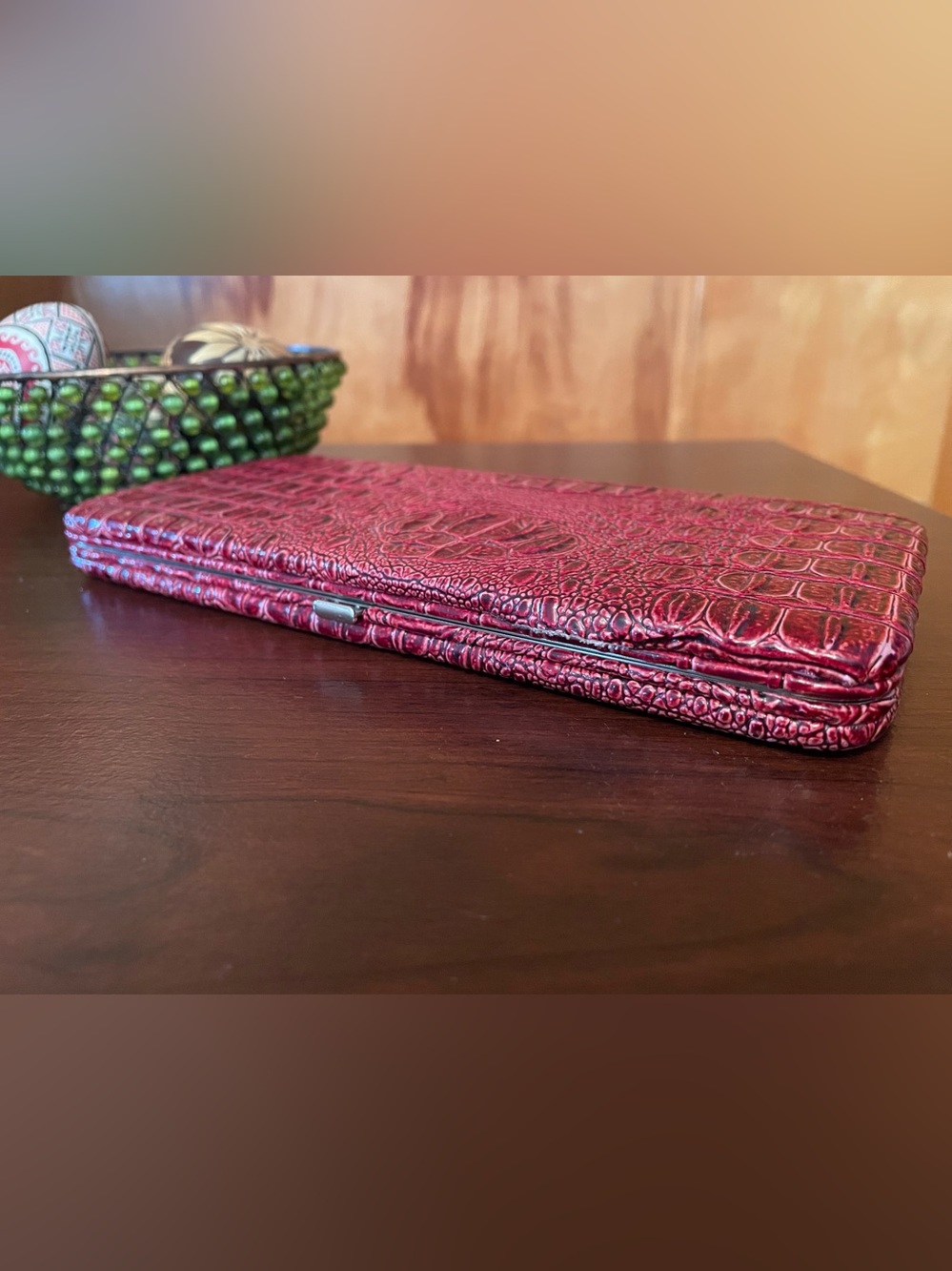 Vintage Crimson Croc Embossed Clutch Wallet Hard Shell Clasp Burgundy Red